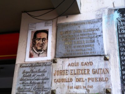 Jorge Eli‚cer Gait n Ayala Plaque - Centro.jpg