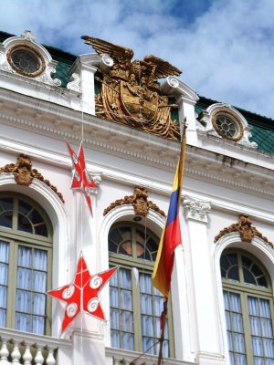 Emblem and Flag on Palacio Municipal.jpg