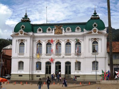 Palacio Municipal - Parque Principal.jpg