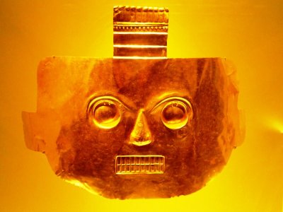 Gold Mask - Museo del Oro (2).jpg