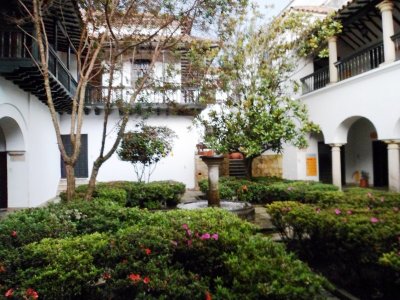 Courtyard - Museo de Botero (3).jpg