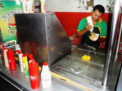 Preparing Perro Calientes Venezolano.jpg