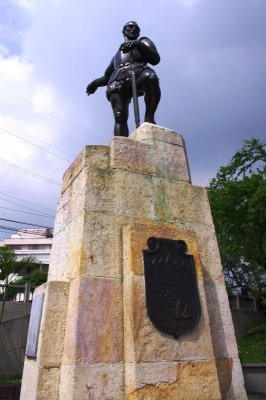 Estatua de Belalcazar - Cali.jpg