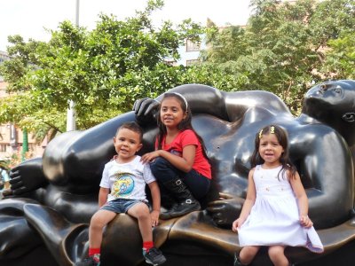 Paisa Children - Plaza de Botero (2).jpg