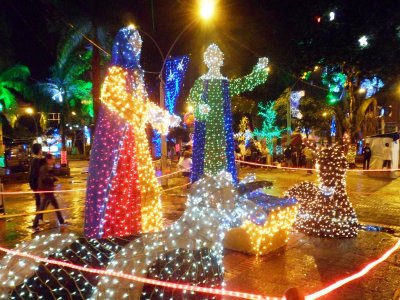 Los Alumbrados en Itagui - Christmas Lights Itagui (2).jpg