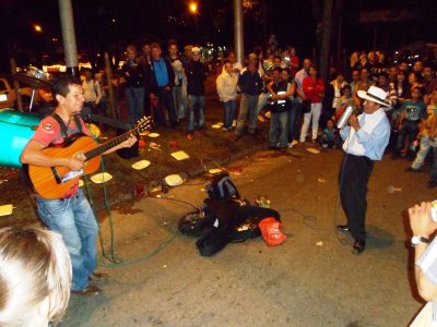 Street Performance at Los Alumbrados - Medellin (2).jpg