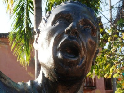 Statue in Cartagena.jpg