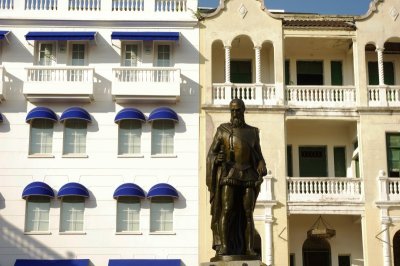 Statue of Pedro de Heredia - Plaza de los Coches.jpg