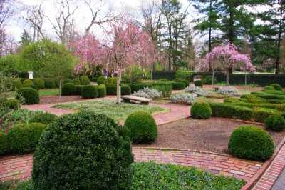 Formal Garden - Henry Clay Estate (2).jpg
