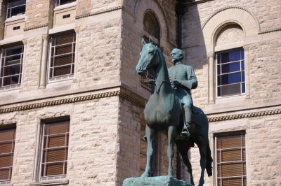Statue at Lexington History Center.jpg