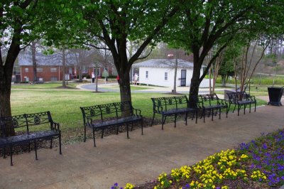 Overview of Elvis Birthplace.jpg