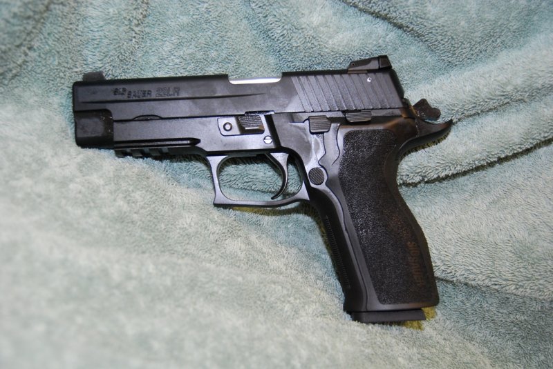 Sig Sauer 226 9MM/.22 (C)