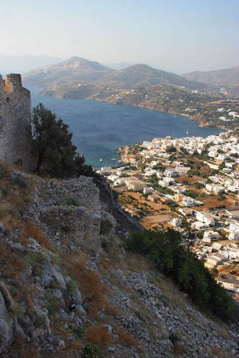 Kastro wall, overlooking Pentelli