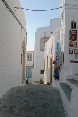 Narrow streets of Hora