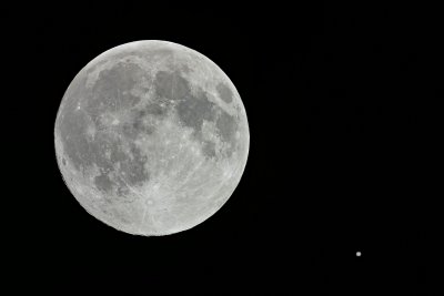 17 Jupiter passes Luna