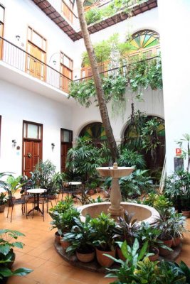 Hotel Courtyard
