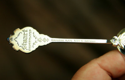 8881- boxed set of 6 spoons