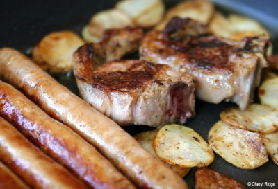 8985- lamb chops, snags and spuds