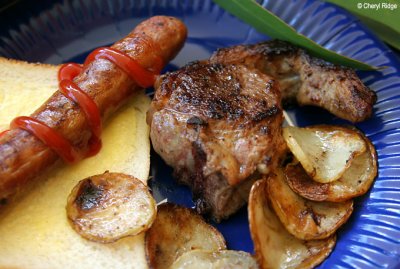8999- lamb chop, snag and spuds