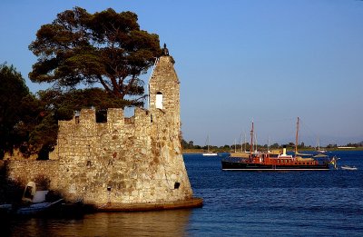 NAFPAKTOS ...