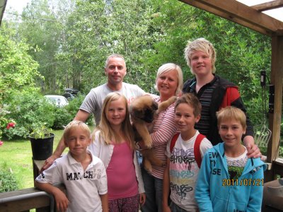 Rock Olgas nya familj Skorstads i Kolvereid Norge.JPG