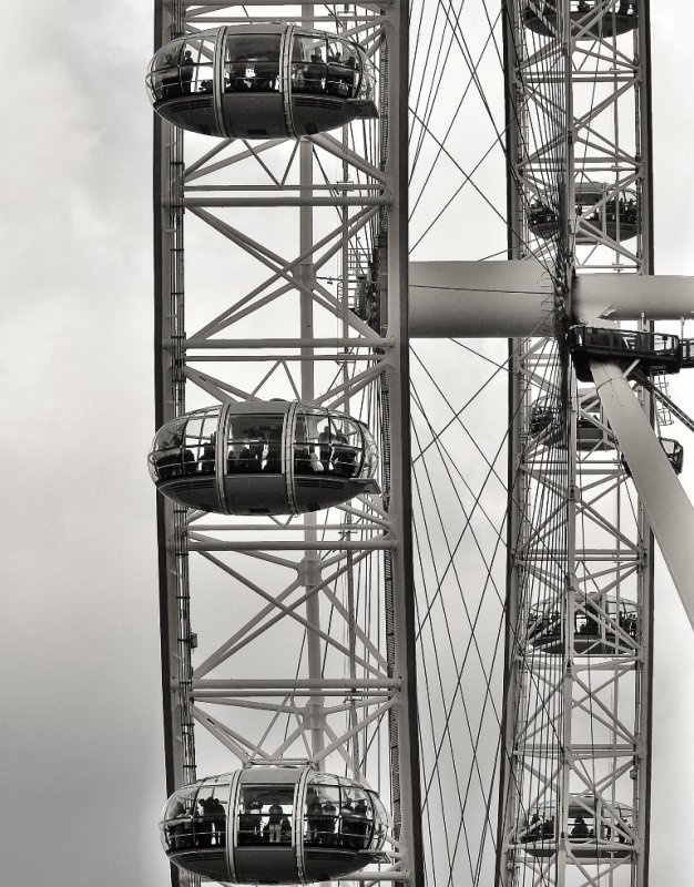 London Eye.
