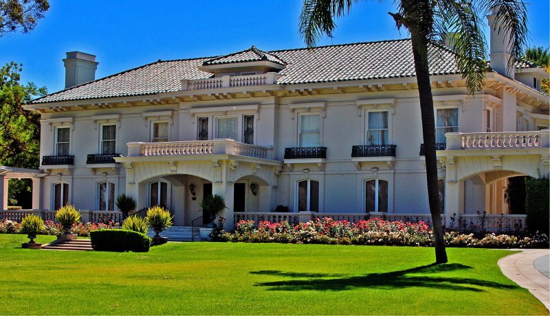 Wrigley Mansion