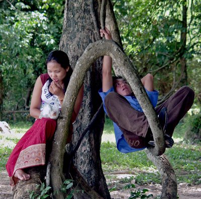 Lao lovers in park near Vientiane