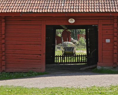 Farm building. Shed for carriages.