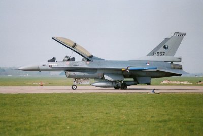 F-16B J-657