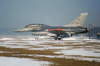 F-16B J-208