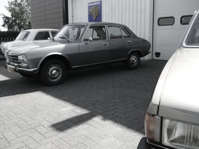More classic Peugeots!