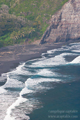 _ADR4235 waipio valley beach w.JPG