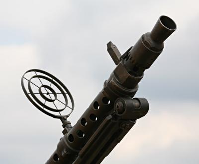 Machine gun