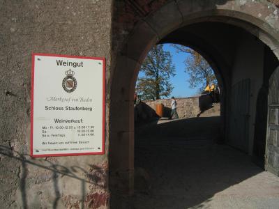 Staufenberg_entrance.jpg