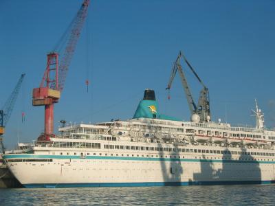 g4/25/473425/3/52560288.Cruiseship.jpg