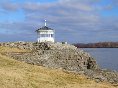gazebo at elizabethtown IL.jpg