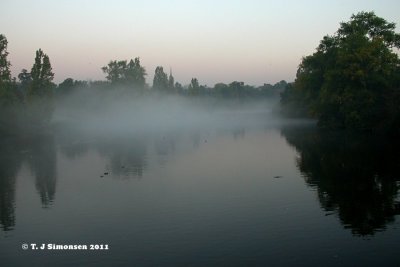 Tranquillity in Hyde Park just before 7am - 1