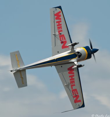 Mike Goulian, Extra 330