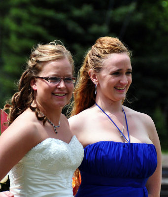 Jen-and-bridsmaid.