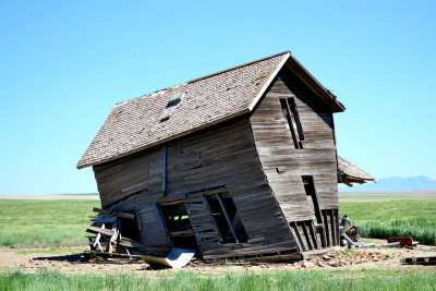 crooked-house