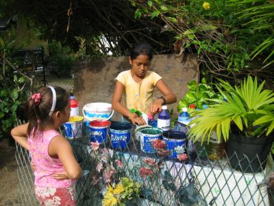 Bora Bora - making a Pareo