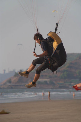 Learning to Paraglide Arambol
