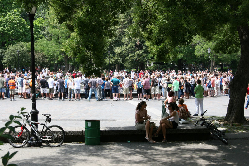 Fountain Performance Audience