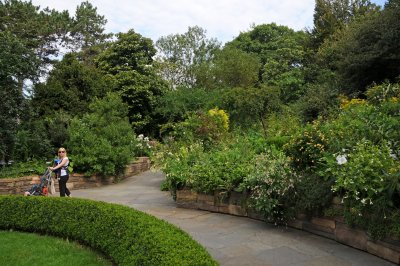 Fragrance Garden & Entrance to Shakespeare Garden