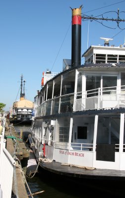 River Boats at Pier 40