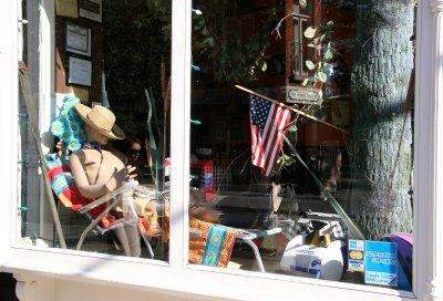 Bar, Restaurant & Store Window at Hudson Street