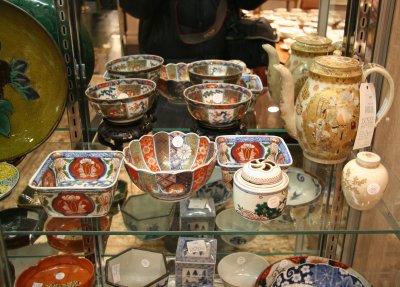 Doyle Auction Gallery - Antique Japanese Ceramic Collection Exhibition