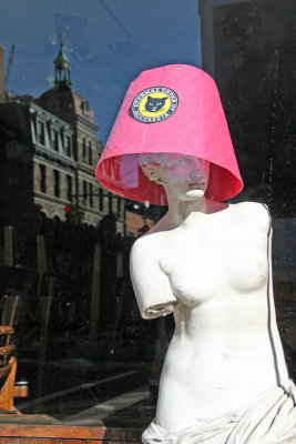 Venus de Milo Trying Out a New Easter Bonnet - Arturo's Italian Restaurant Window