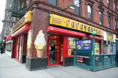 Papaya King Fast Food & Subway Station